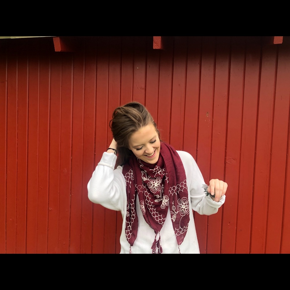 Meet your Posher, Alli